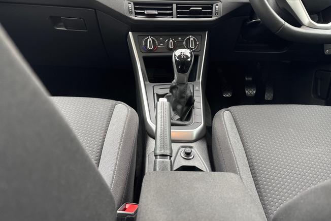 VOLKSWAGEN Polo Photo 33