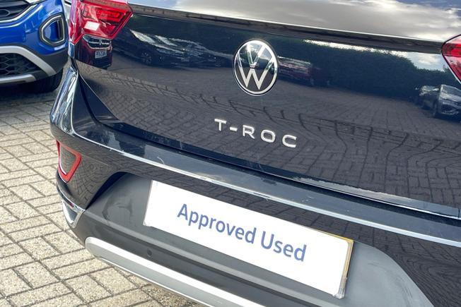 VOLKSWAGEN T-Roc Photo 21
