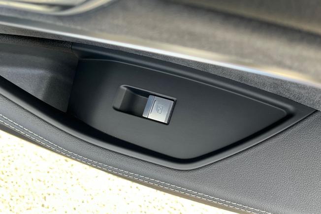 AUDI e-tron Photo 48