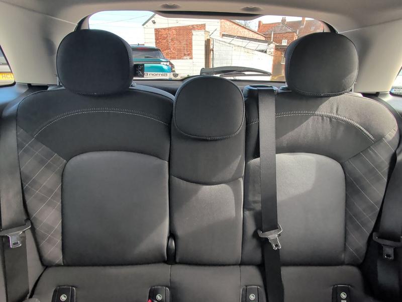 Used MINI Hatch YY68WFF 29