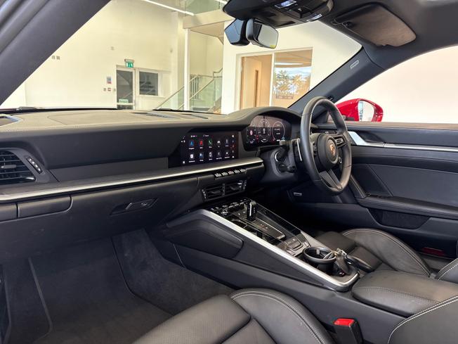 PORSCHE 911 Photo 13
