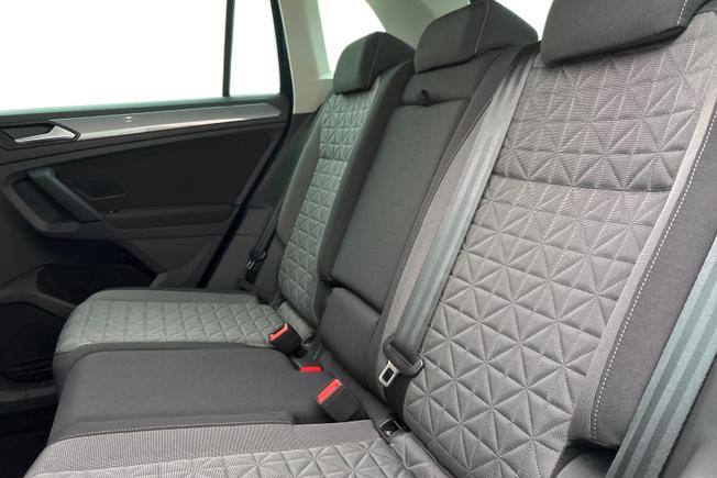 VOLKSWAGEN Tiguan Photo 9