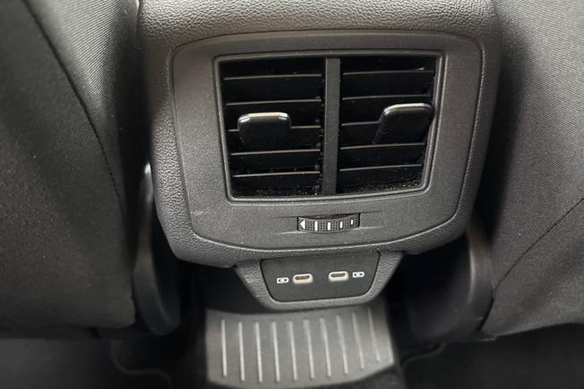 VOLKSWAGEN T-ROC Photo 23