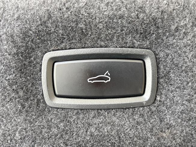 PORSCHE Taycan Photo 41