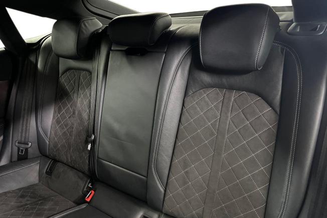 AUDI RS5 Photo 9