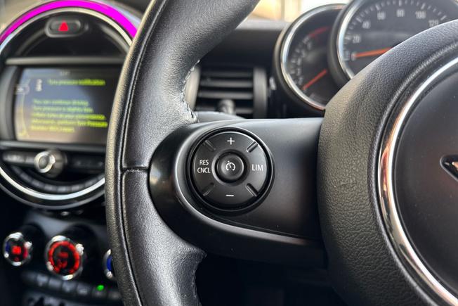MINI Hatchback Photo 16