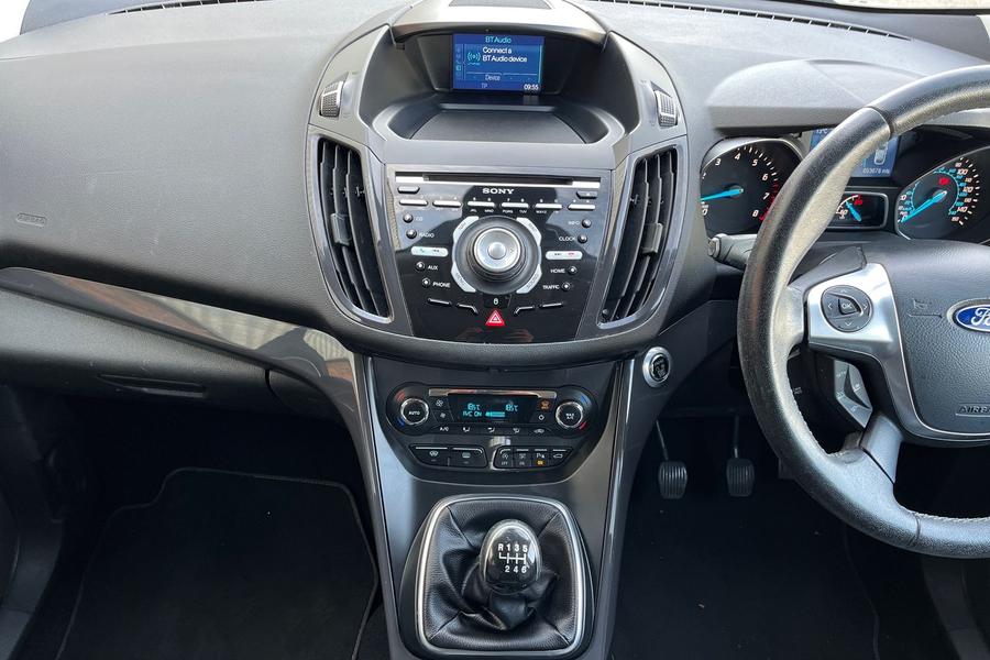 Ford Kuga Photo autoimg-7cb984788c01b88d935ecc01d42c045ea6a2114e.jpg