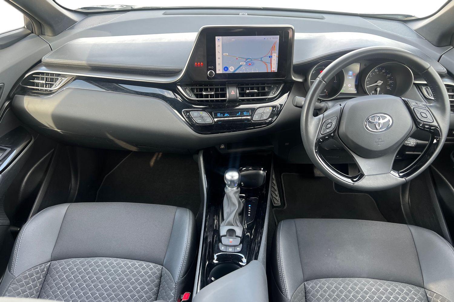 Toyota C-HR Photo 9