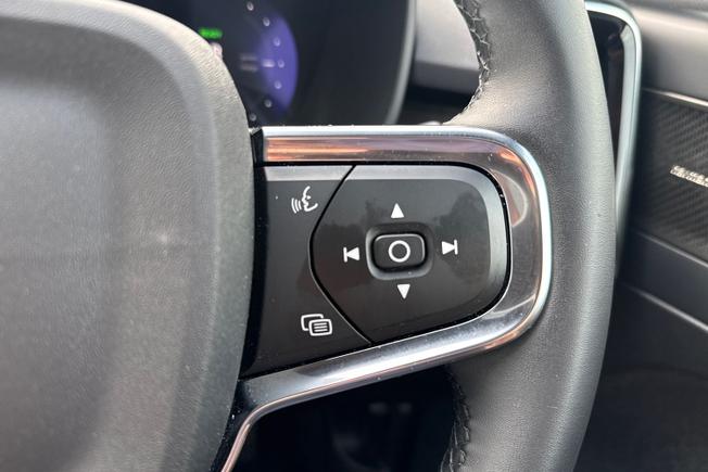 VOLVO C40 Photo 17