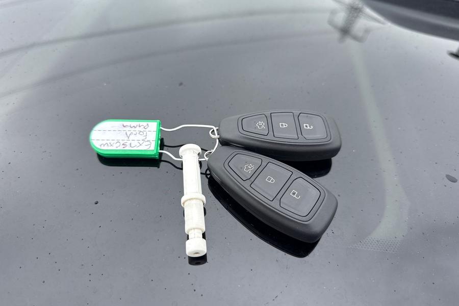 Ford PUMA Photo autoimg-7cbf32225570a9425c3cd5b94a6402b7d9d78862.jpg