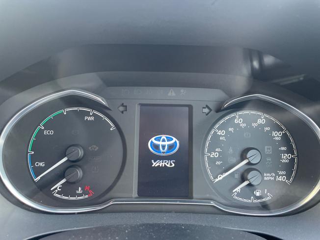 TOYOTA Yaris Photo 15