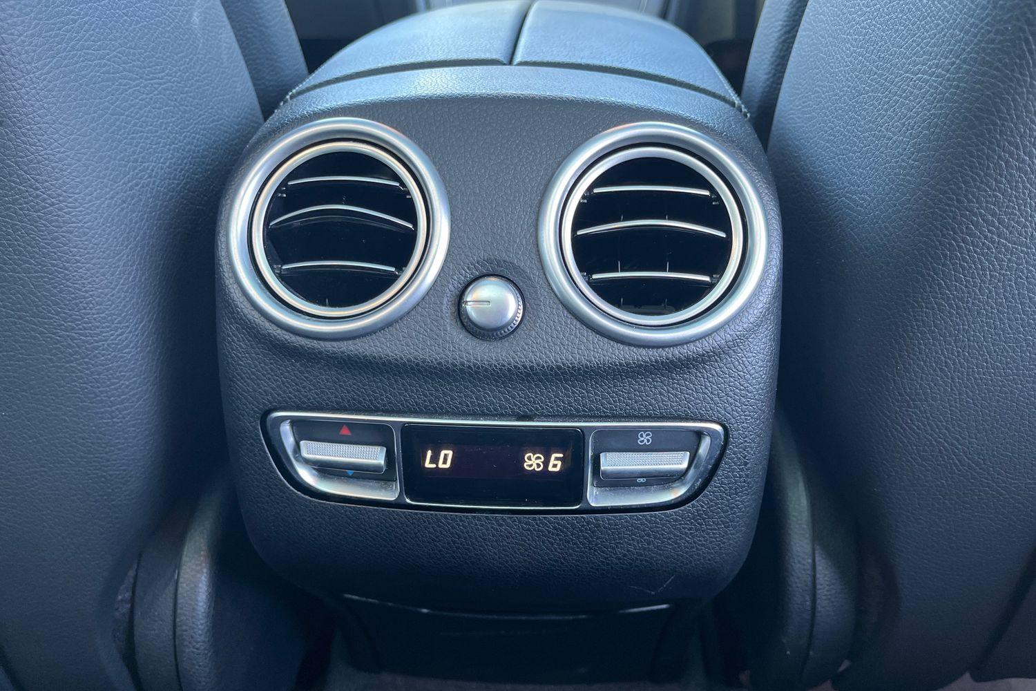 Mercedes-Benz GLC Photo 34