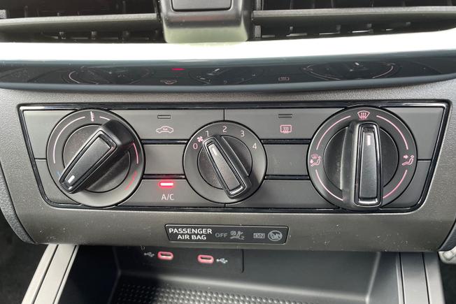 SEAT Arona Photo 32