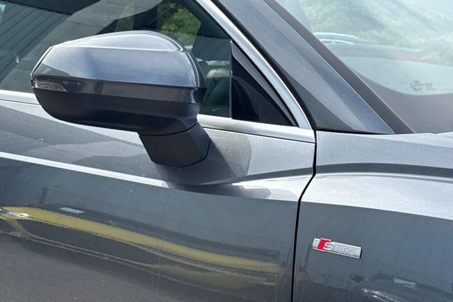 Audi Q3 Photo 20