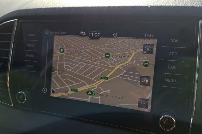 ŠKODA Karoq Photo 14