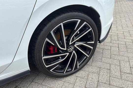 Volkswagen Golf Photo autoimg-7cc7267c35169435498aa87ef909b0362b88dbe6.jpg
