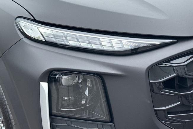 Audi Q3 SUV Photo 19