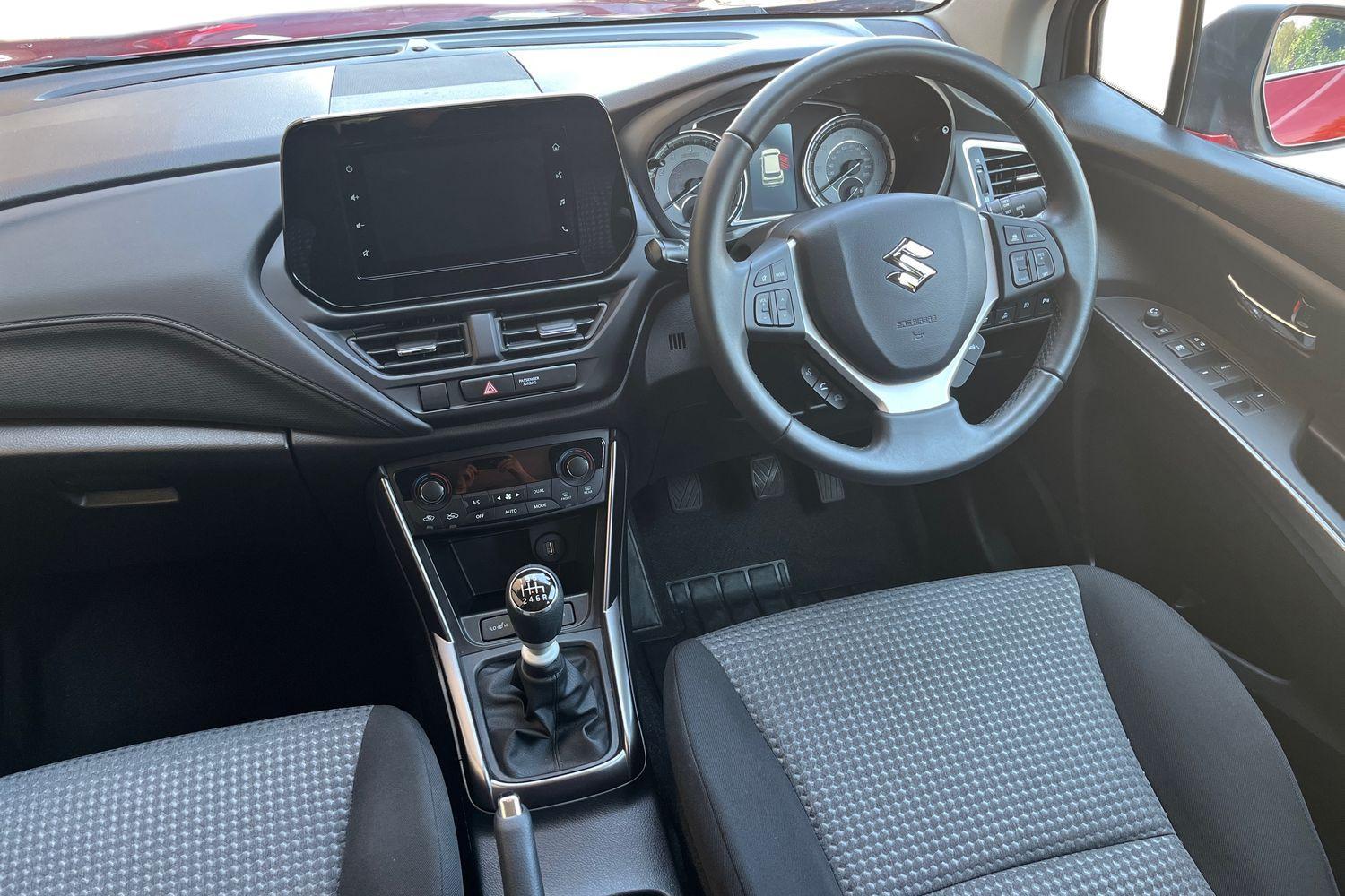 Suzuki S-Cross Photo 10