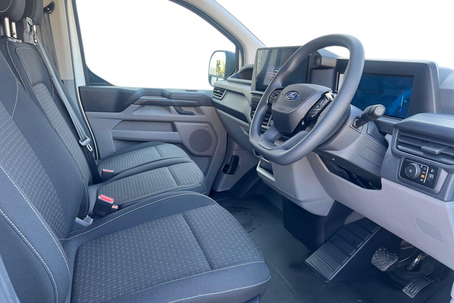 Ford E-Transit Custom Photo 13