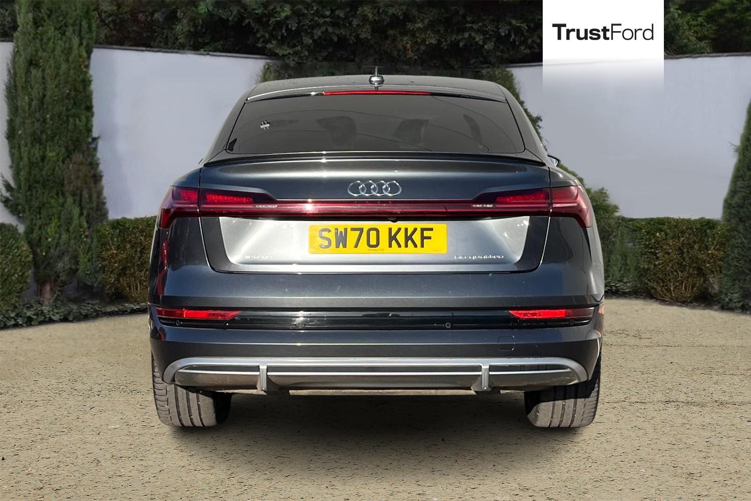 Audi E-TRON Photo 6