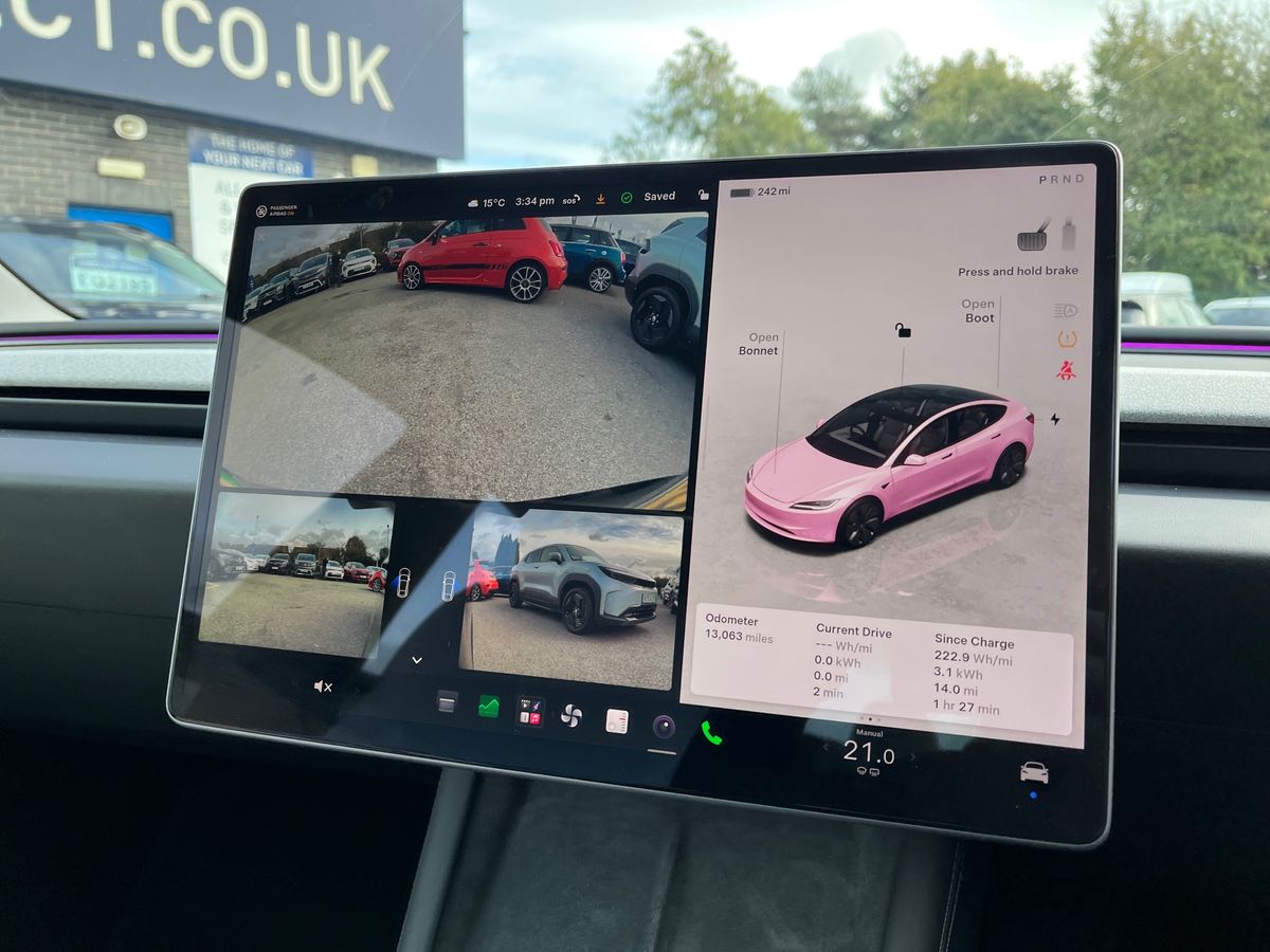 TESLA Model 3 Photo 41