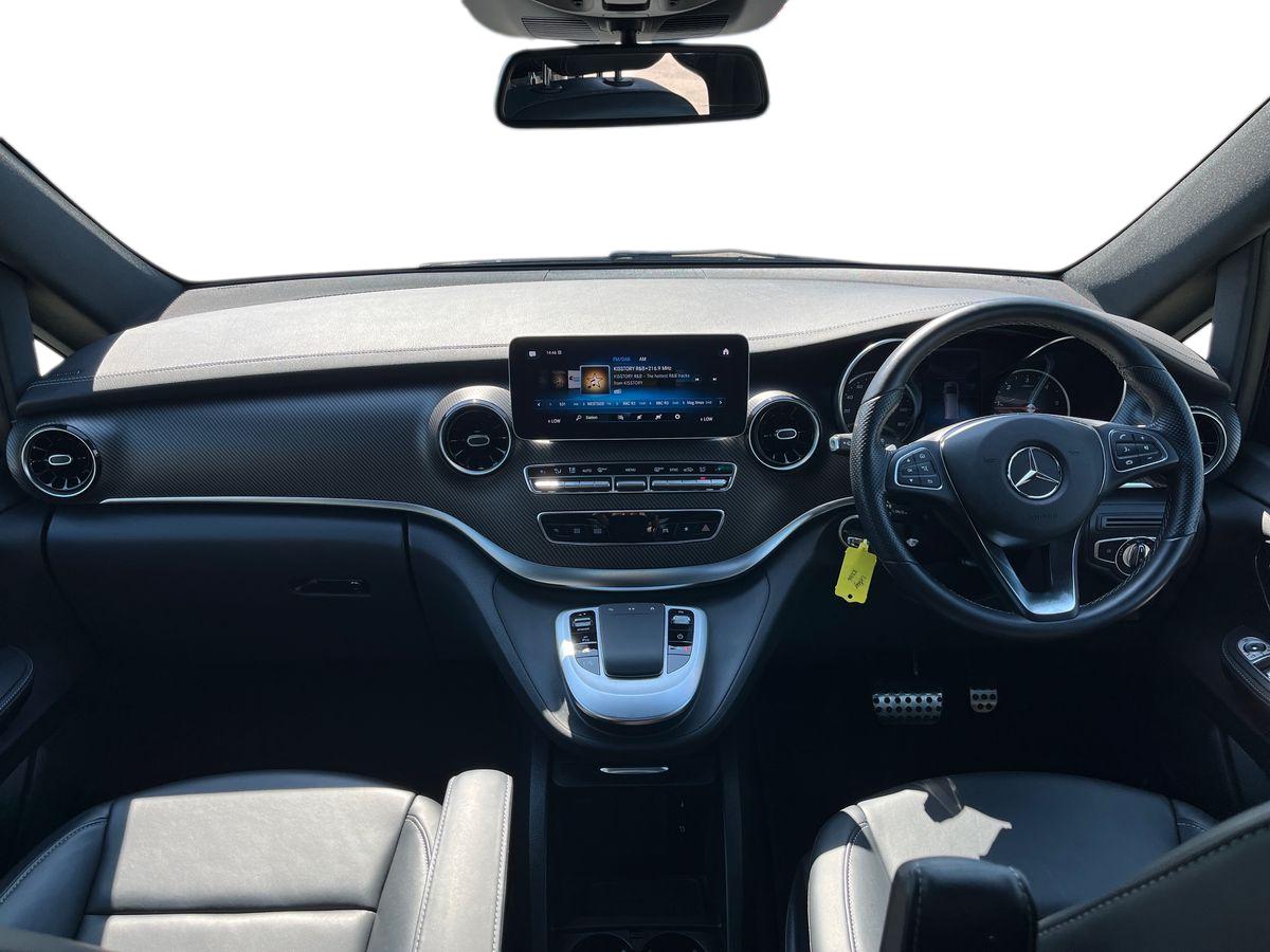 Mercedes-Benz V Class Photo 9