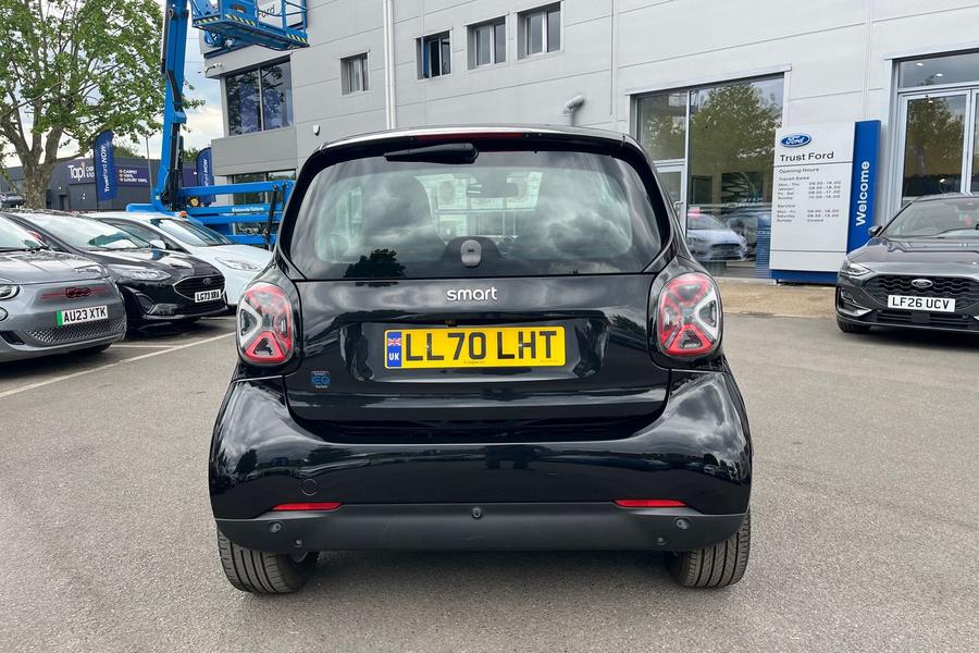 smart FORTWO COUPE Photo autoimg-7cd801459b80d4bb5d0facff14e717a91478a8ef.jpg