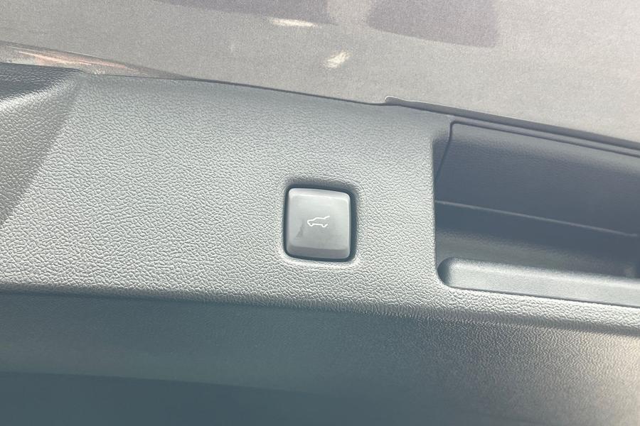 Ford KUGA Photo autoimg-7cd9f58efd2c9a1da5361c1516f11bf6832c41d3.jpg