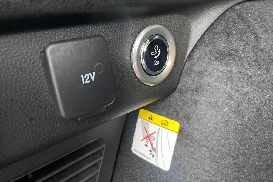 Ford KUGA Photo autoimg-7cda11a3be1415744a2f273ca345b9d4af94339d.jpg