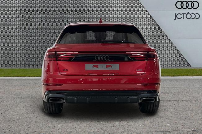 AUDI Q8 Photo 7