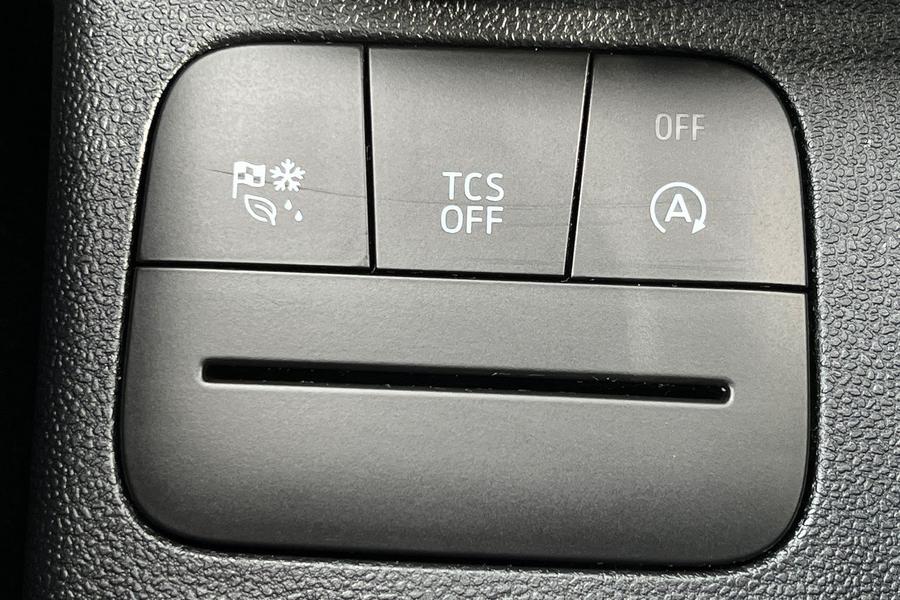 Ford FIESTA Photo autoimg-7ce872a6513b5a16b56b78bde612b3626fa55eb5.jpg