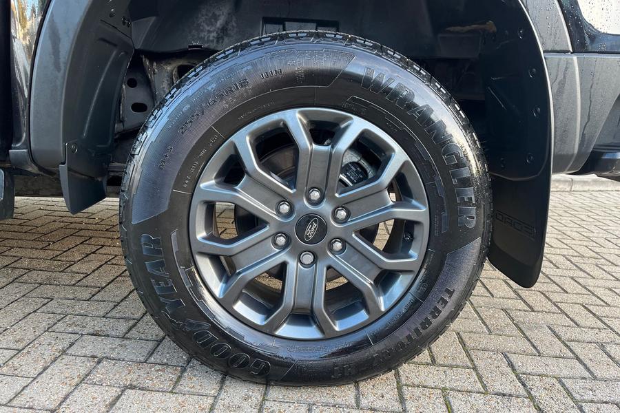 Ford RANGER Photo autoimg-7ce8cee0a710ffa8ead5736f00eb1819d6bae5d6.jpg