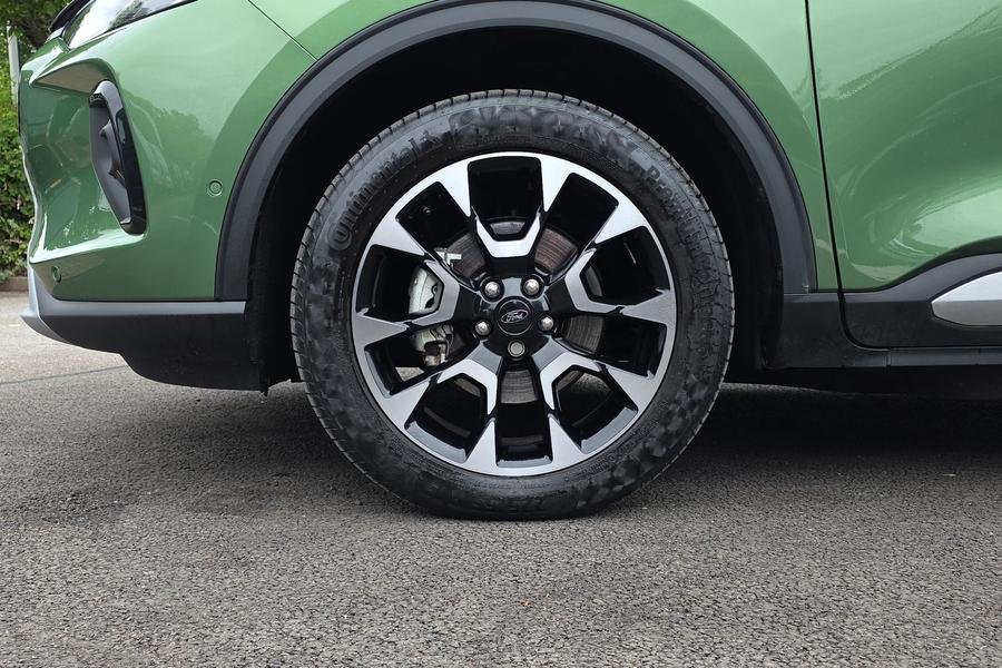 Ford Kuga Photo autoimg-7ce9ee00ff70007c7deb3f7dde31dfd055abca5f.jpg