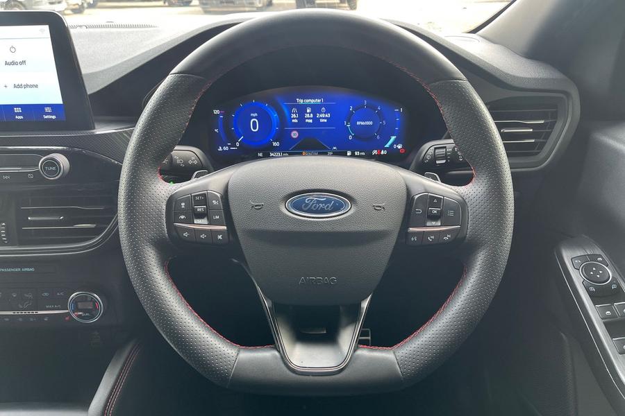 Ford KUGA Photo autoimg-7cec54a990203ce3d985b3cd5098029da055523c.jpg