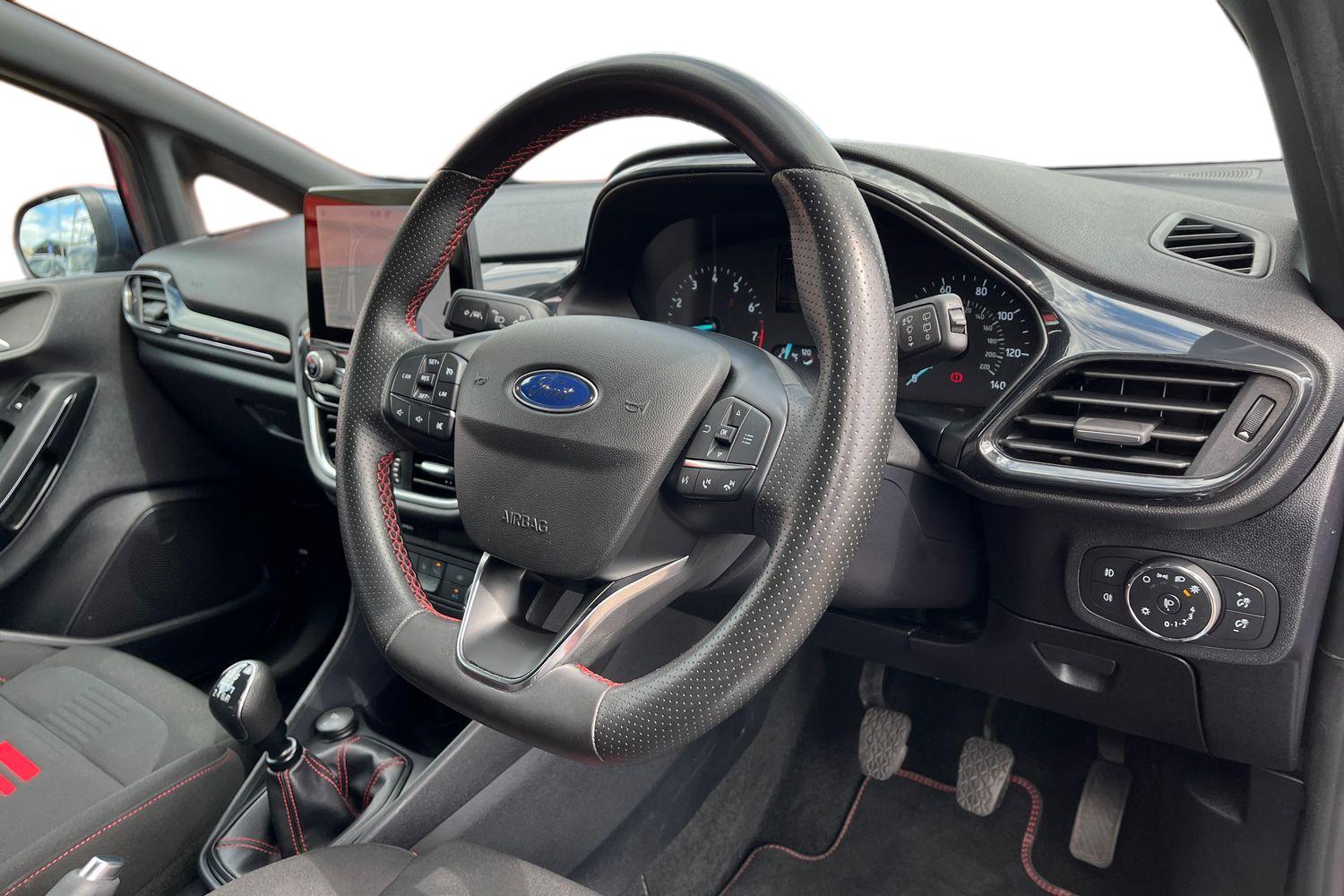 Ford Fiesta Photo 8