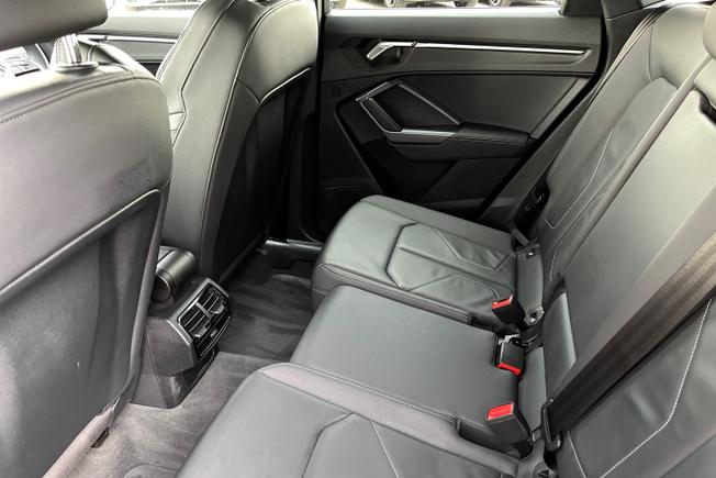 AUDI Q3 Photo 29