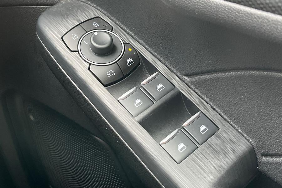 Ford KUGA Photo autoimg-7cf1b0a39c47d33e22f9c466a7d41f0f4ca0db1b.jpg