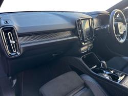 VOLVO Xc40 Photo 2
