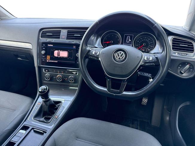 VOLKSWAGEN Golf Photo 11