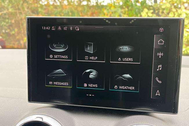 AUDI Q2 Photo 13