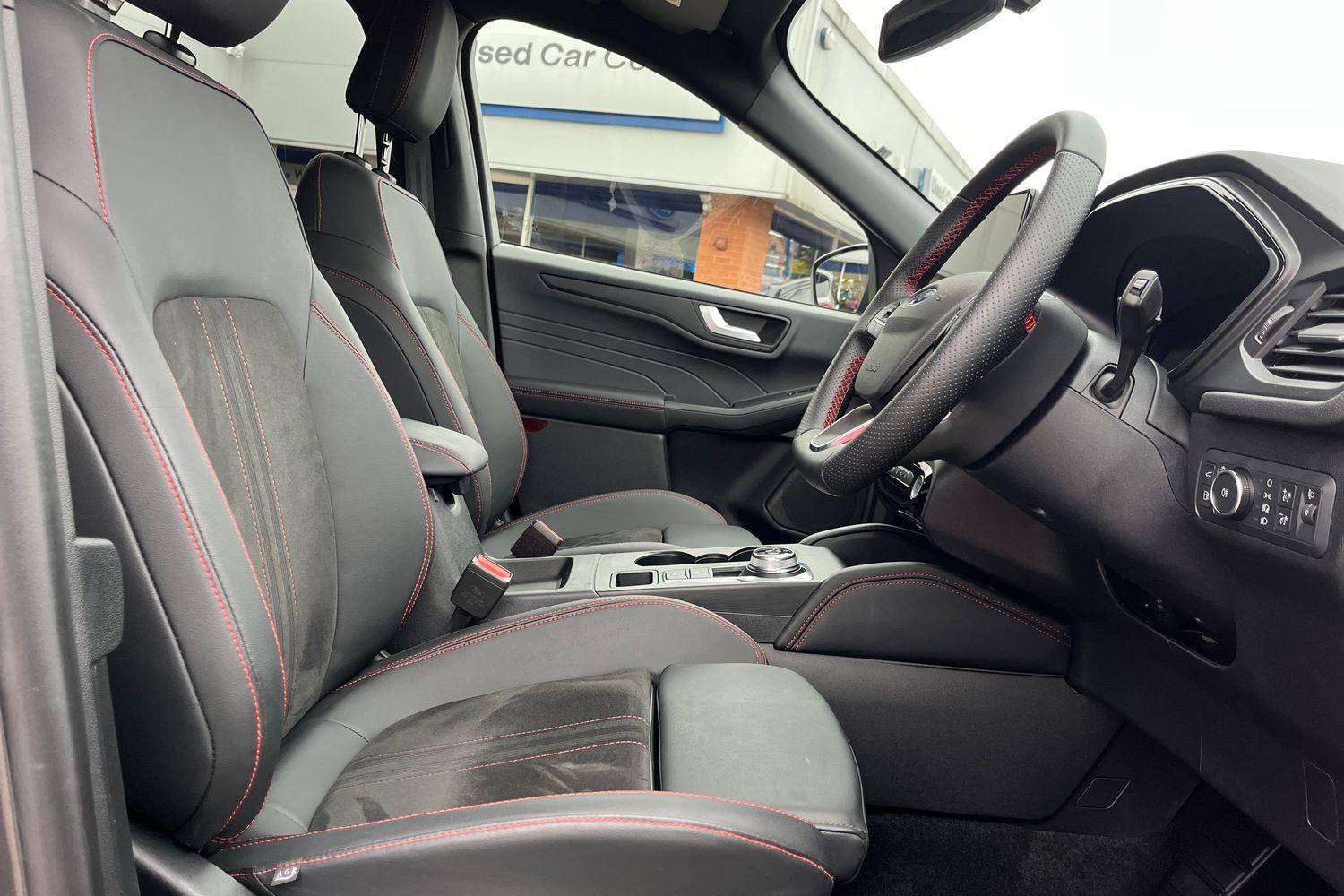 Ford KUGA Photo 16