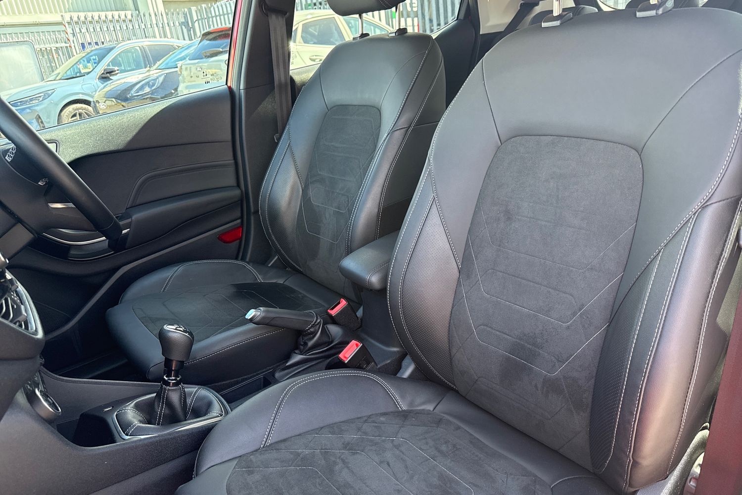 Ford Fiesta Photo 18