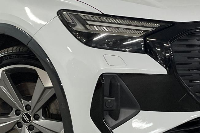 AUDI Q4 E-Tron Photo 19