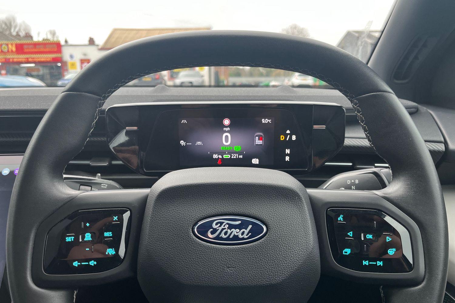 Ford EXPLORER Photo 11