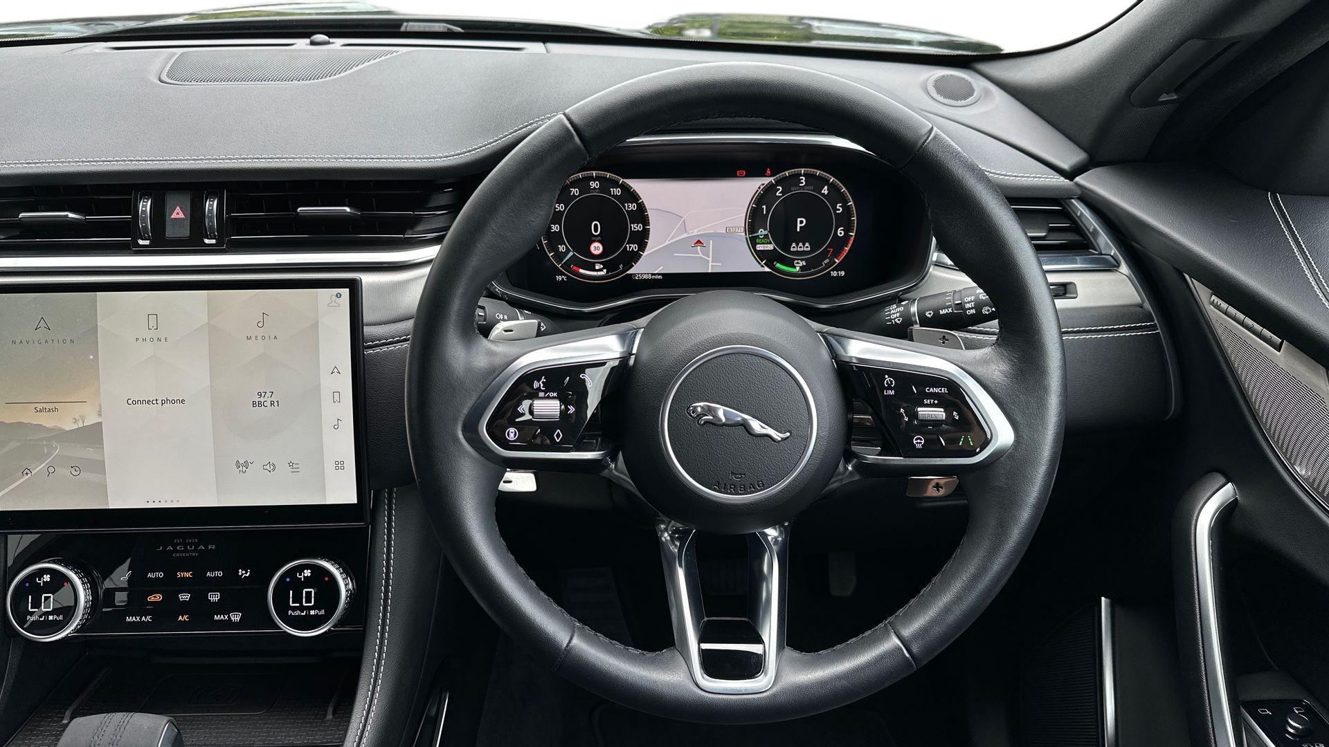 2024 Jaguar F-Pace thumbnail 15