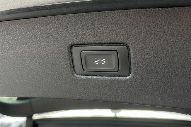 AUDI Q7 Photo 46