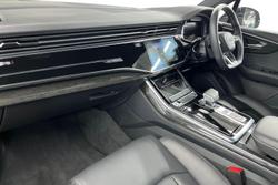 Audi Q7 Photo 2