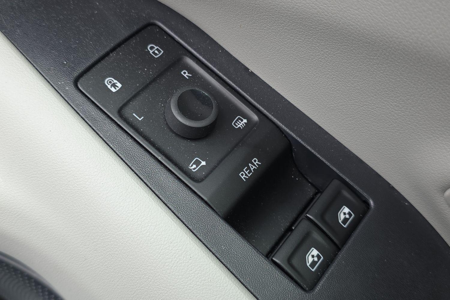 Ford Explorer Photo 22