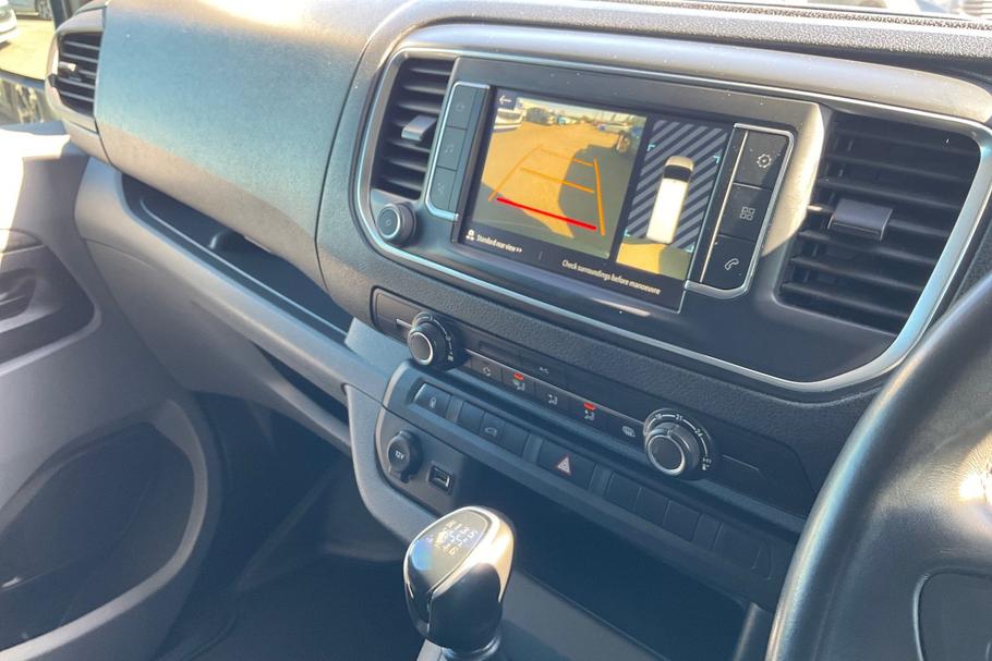 Used VAUXHALL VIVARO EA72JCZ 24