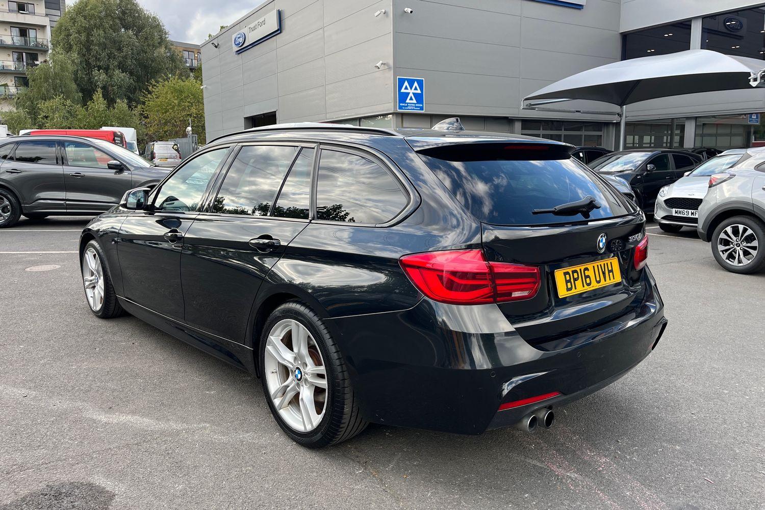 BMW 3 Series Photo 32